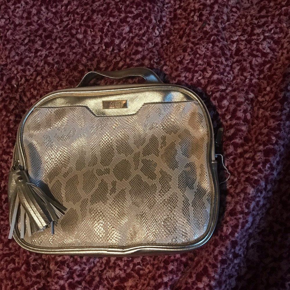 Makeup bag